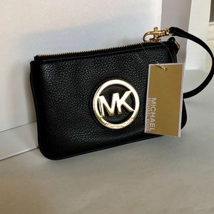 **NWT Michael Kors Wristlet